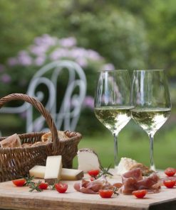 Alternative view of Grape & Galleries : Art and Wine in Burgundy